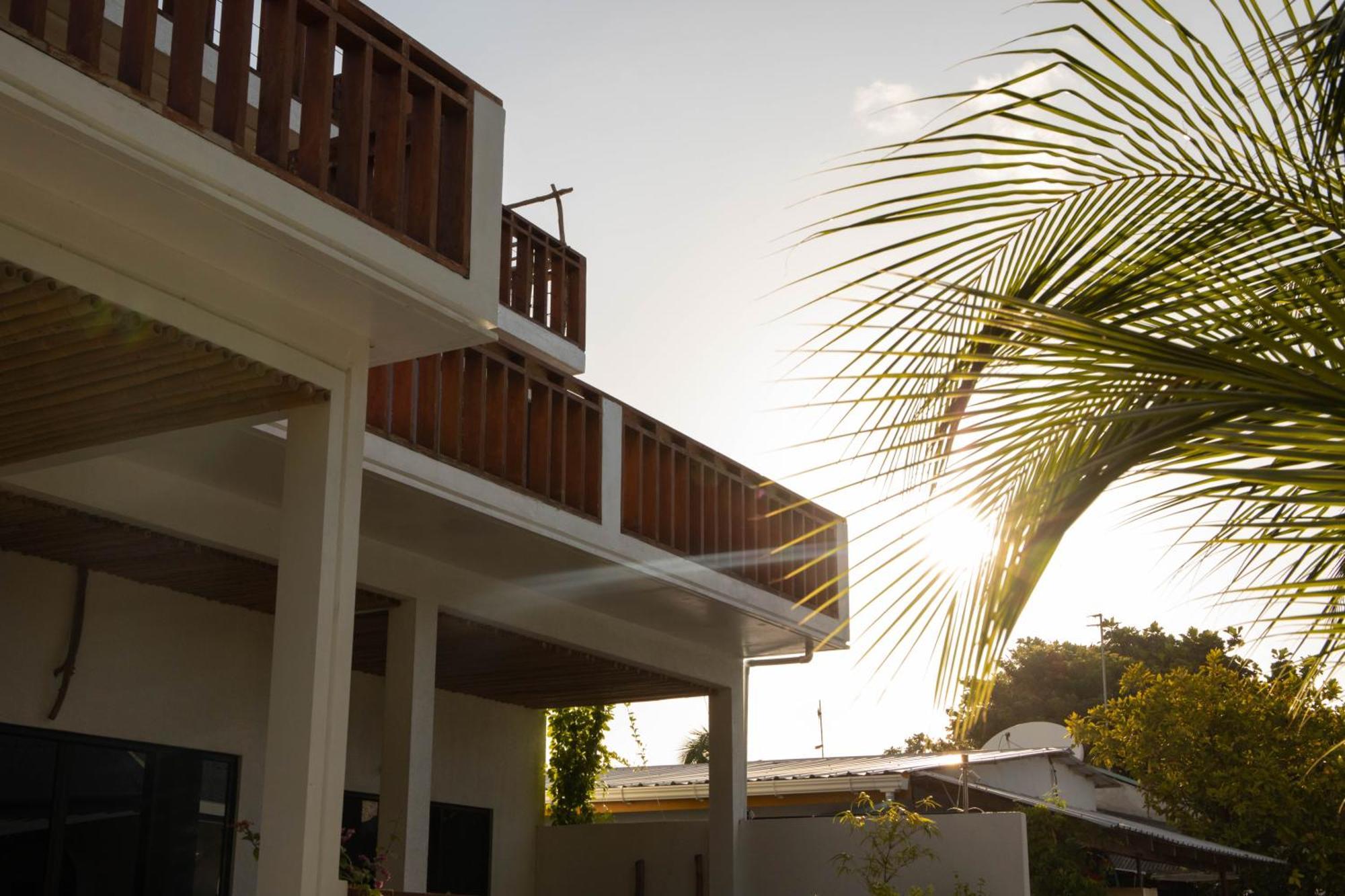 Kudhi Boli Beach House スルスドゥー エクステリア 写真